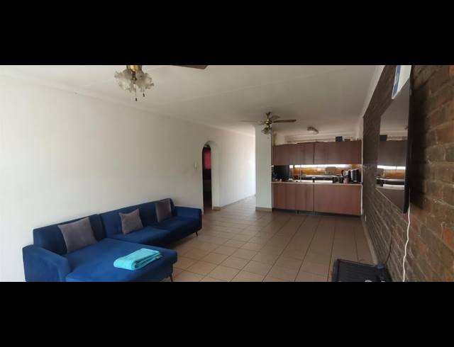 2 BEDROOM FLAT FOR SALE IN VEREENIGING CENTRAL